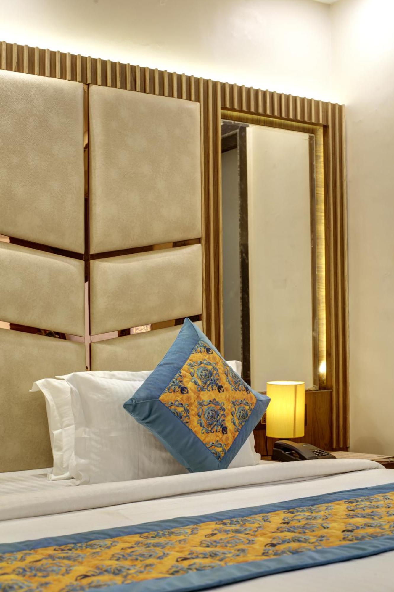 Bless Inn - Near Connaught Place Нью-Делі Екстер'єр фото